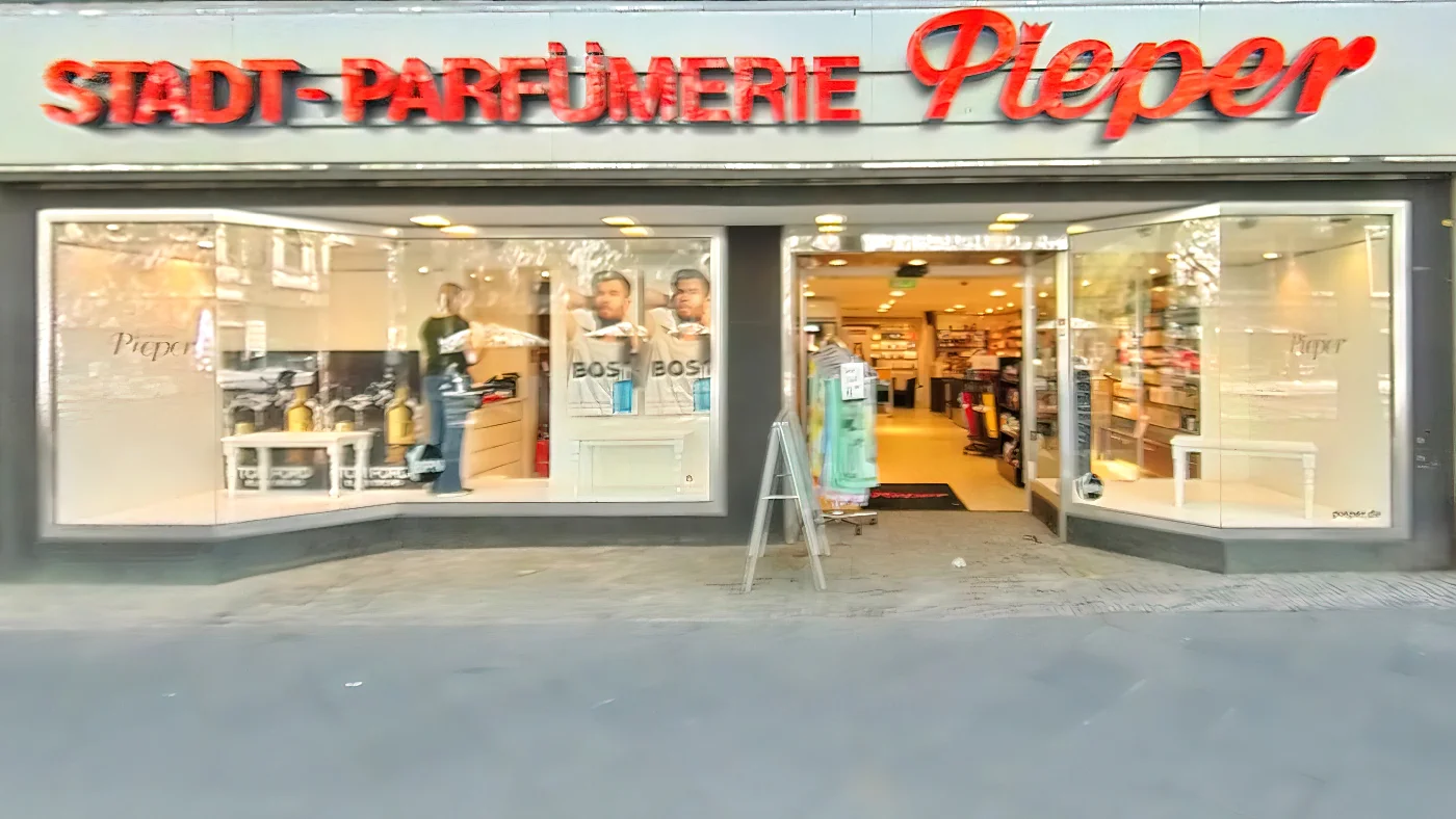 Stadt-Parfümerie Pieper in Deutschland mit Düften und Pflege im Schaufenster Parfümerie Köln Belgisches Viertel